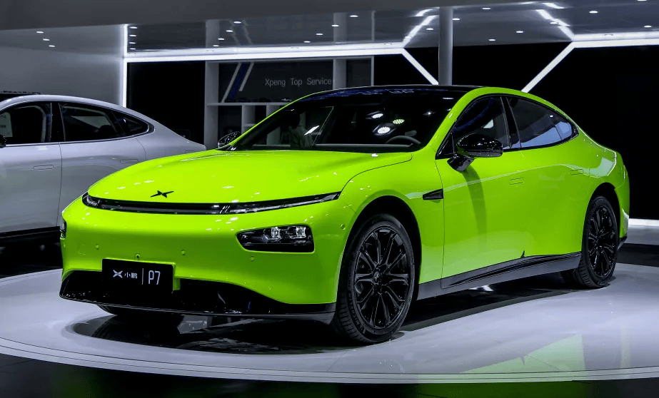 比亚迪新能源汽车:绿色智能,驰骋未来