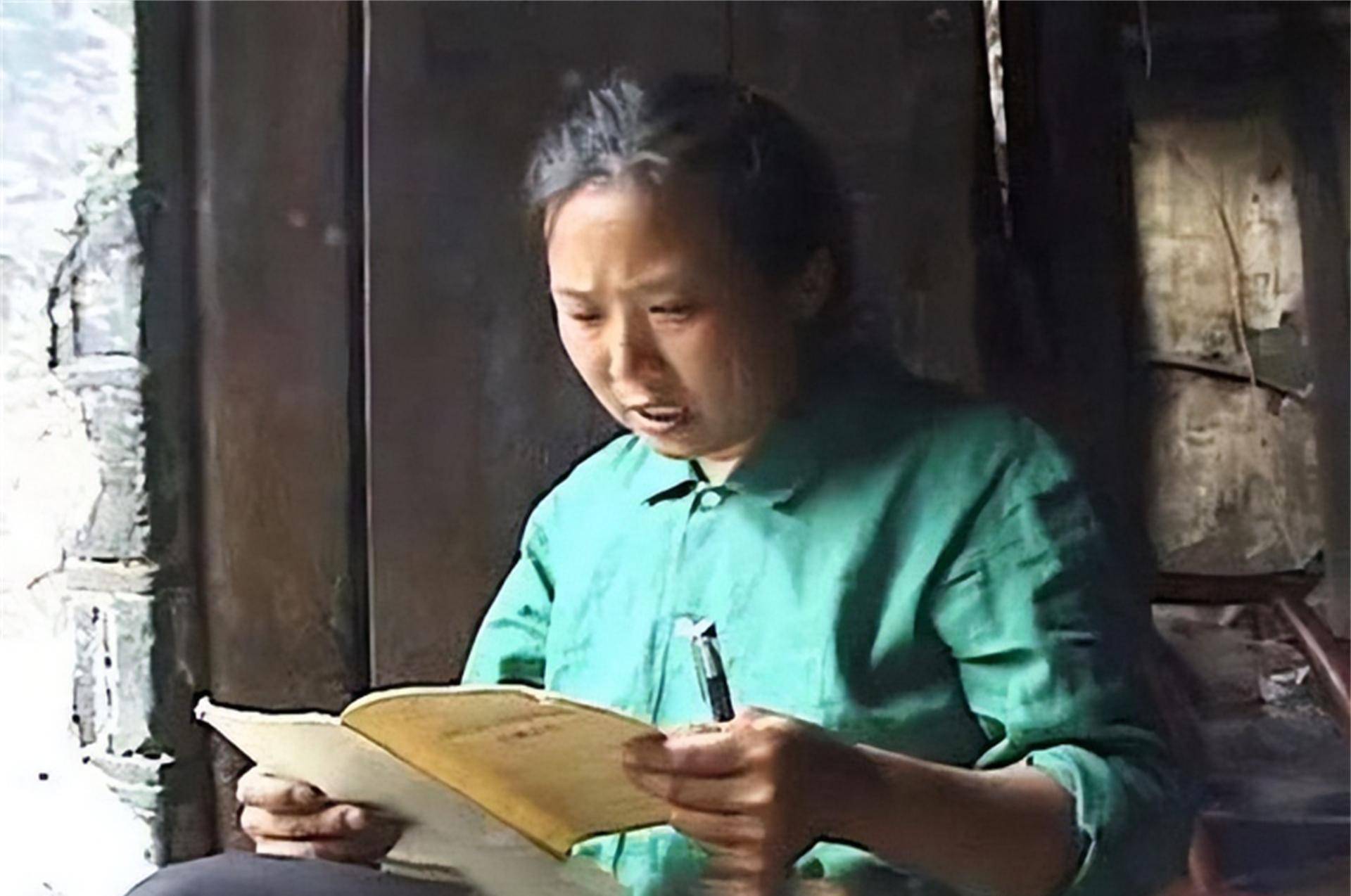 张秉爱,全村搬迁剩她不走,19年后的结局令人唏嘘_土地_冯艳_移民