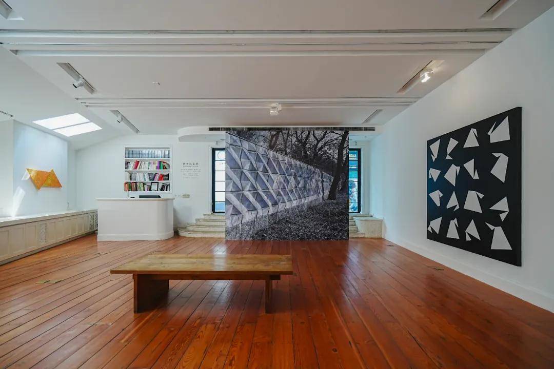 卡尔-海因茨·阿德勒1927年出生于雷门特格林,曾就读于西柏林美术大学