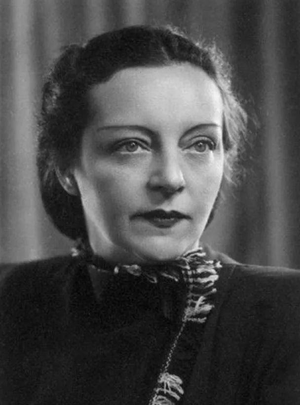 被请进包厢遭到奸污,为何贝利亚的妻子在他死后仍然忠诚于他_斯大林