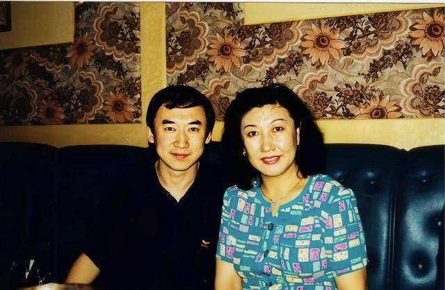 不过张艳茹对何庆魁还是有感情的,所以张艳茹在何庆魁离开前告诉