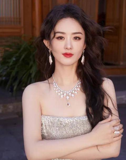 赵丽颖:从不被看好的"圆脸小花"到扛剧大女主,传奇不可复制