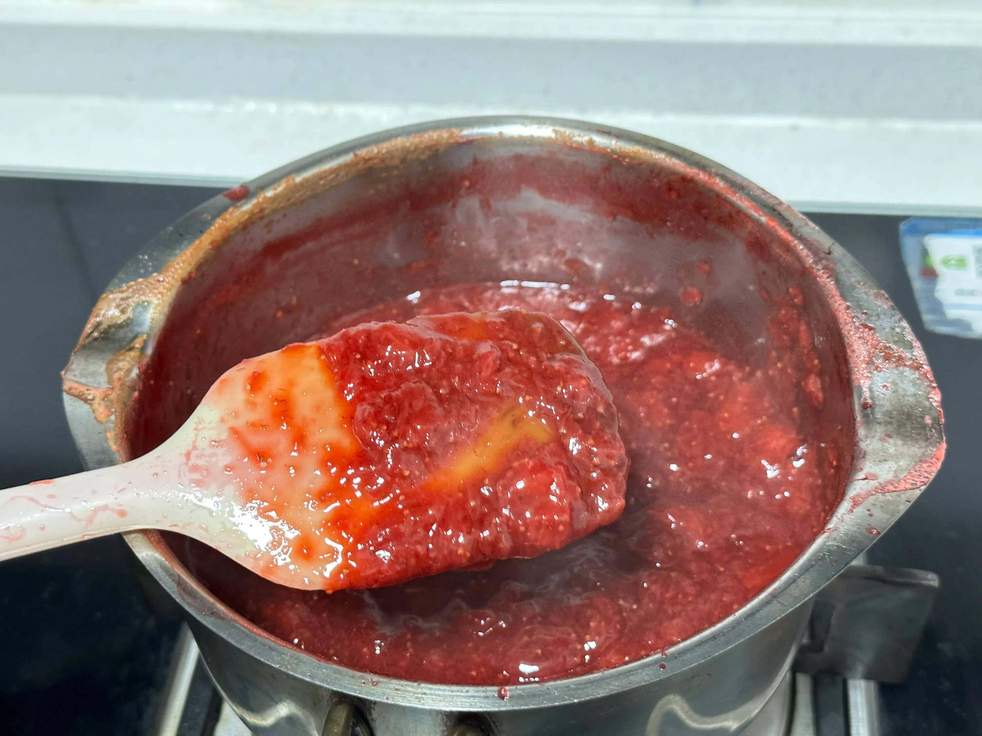 趁着草莓季草莓酱一定要做低糖配方酸甜口感做啥都好吃