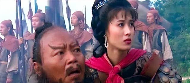 仇琼英,梁山泊中那位身手敏捷的女英雄,的确与封神演义中的邓婵玉有