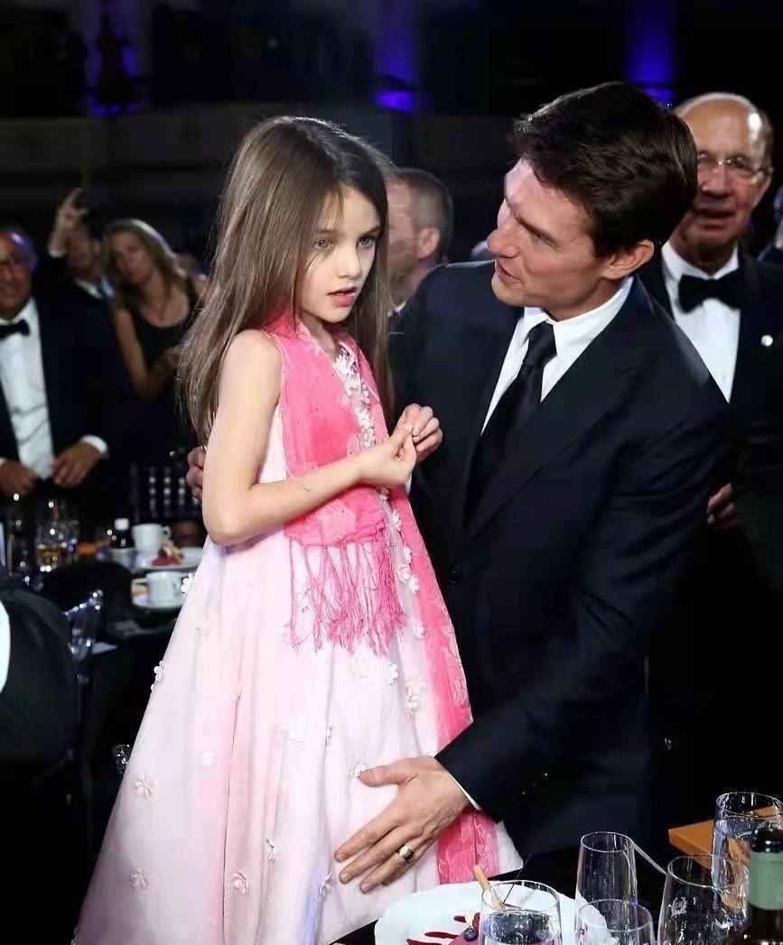 阿汤哥16岁女儿:肤白貌美,被评"最美星二代",父女俩8年未见_苏瑞_凯蒂