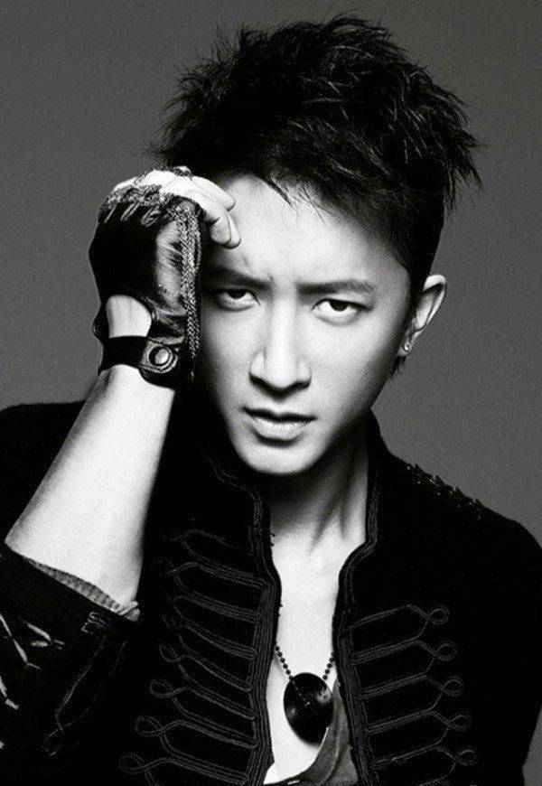 被经纪人"坑惨"的明星,有人气得把经纪人炒掉,数他俩最惨_韩庚_王宝强