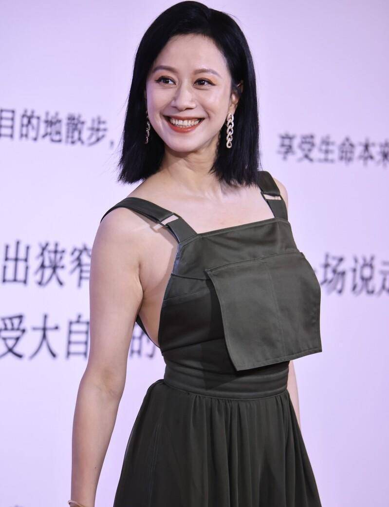 倪虹洁眼中有光身上有生活_社会_活动_演艺