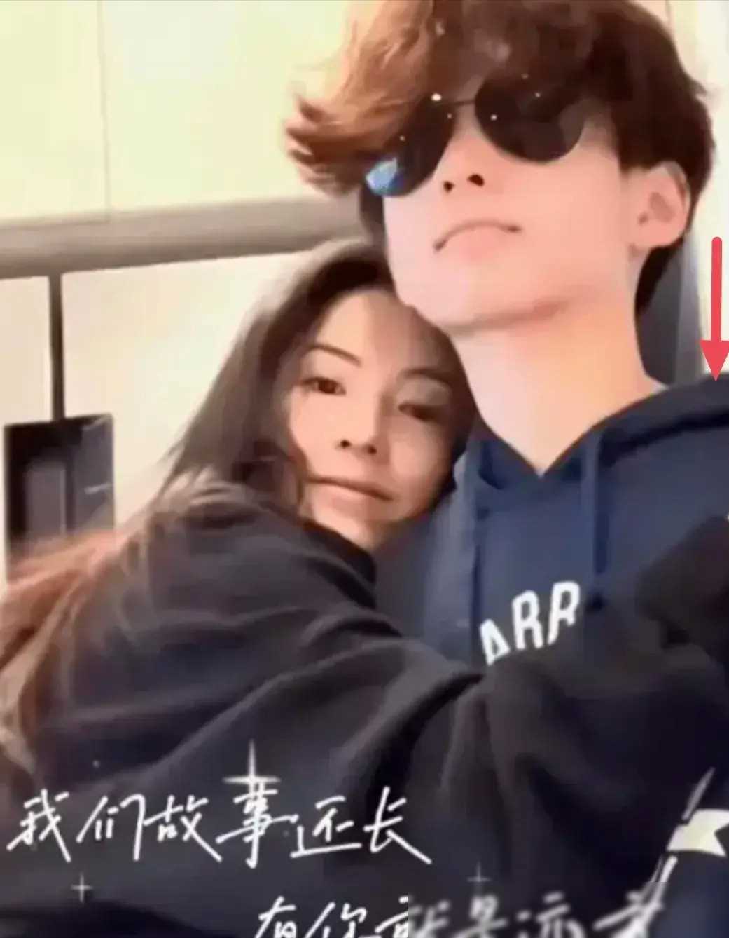 张柏芝大儿子疑似恋上女教练,共同出入超市购买生活用品_谢振轩