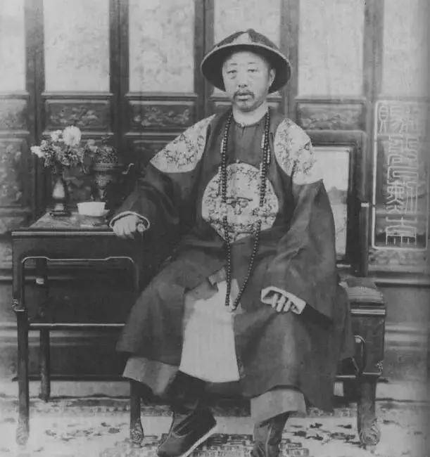 前8个战功累累,后4个一个不如一个_贝勒_努尔哈赤_和硕