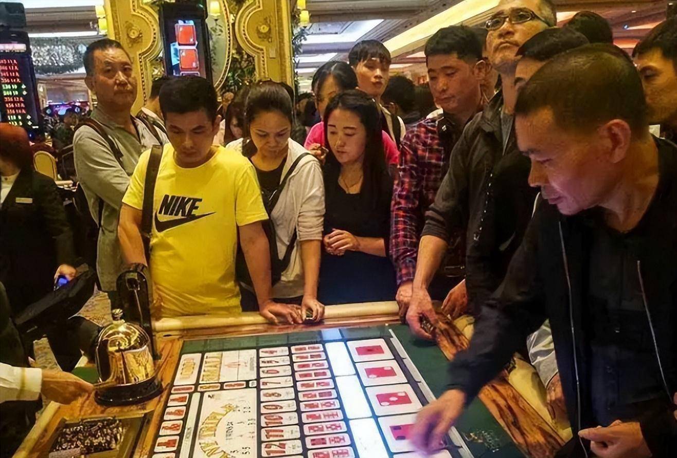 原创富家女成贪官为了13亿坑害亲戚法庭上扬言我对钱不感兴趣