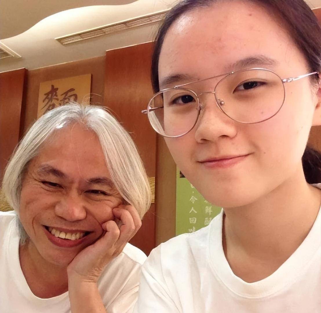 原创李坤城去世47天真实生活曝光打游戏酗酒贷款儿子要告林靖恩