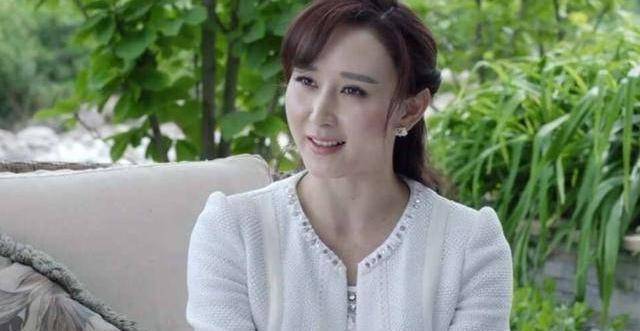 当红时期远嫁国外,过起了阔太生活_胡静_章子怡_袁泉