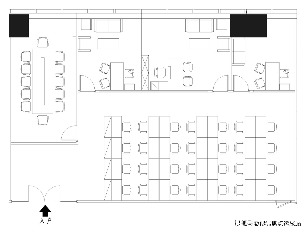 走出电梯,回型走廊装修大气美观,墙面两边挂有装饰画非常有艺术气质