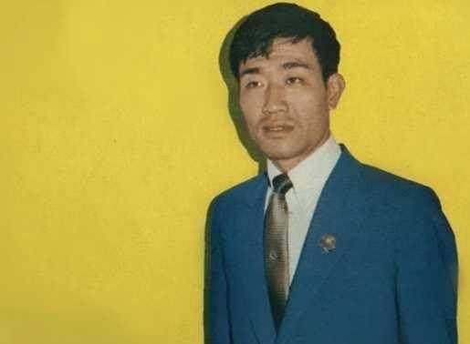 曾是外科医生因从艺被逐出家门如今迎娶小自己33岁的娇妻