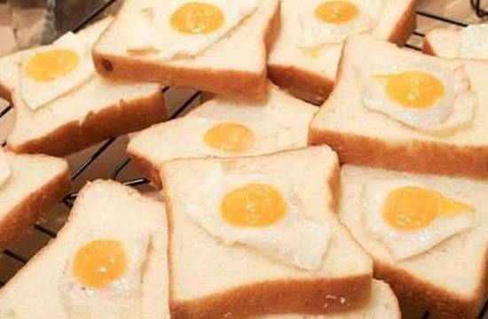 动漫的食物变成现实魔女宅急便蛋糕太惊艳想要天空之城的煎蛋