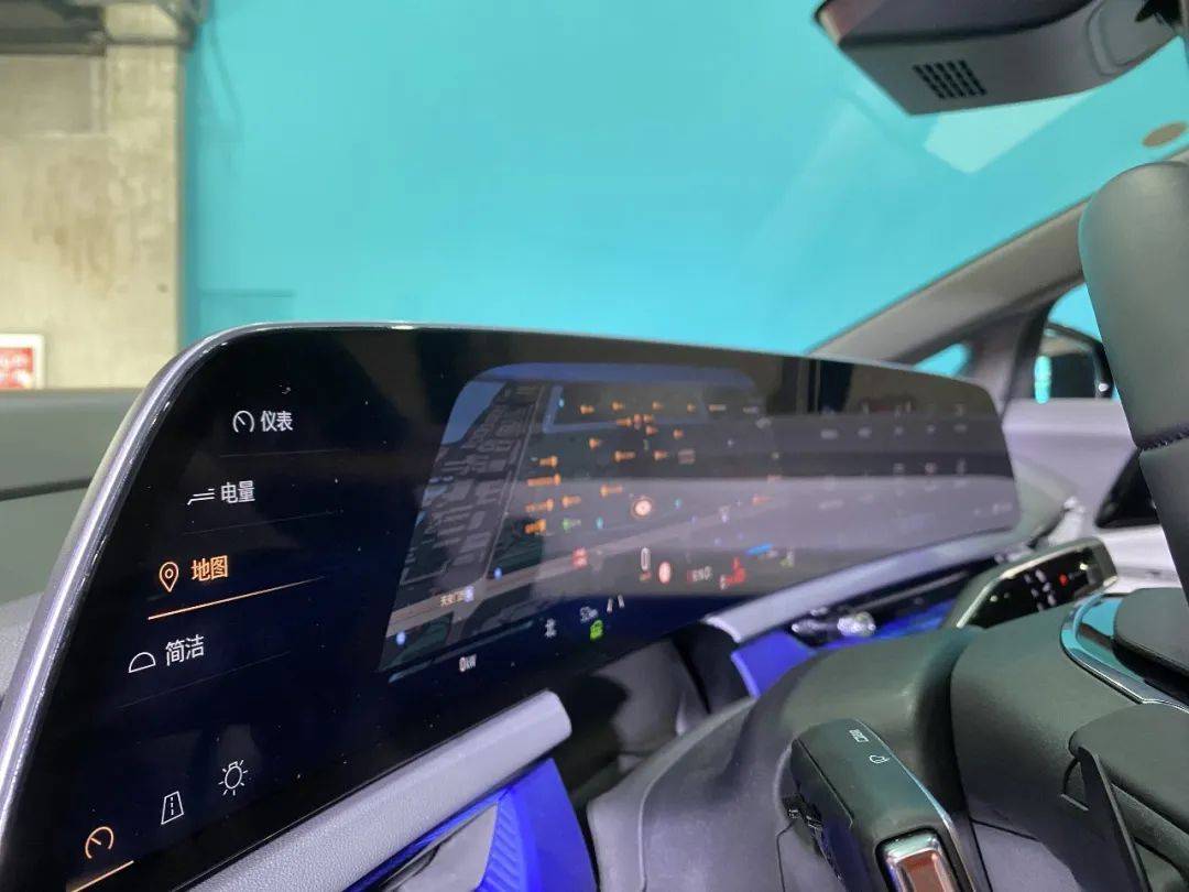 带33英寸大屏的凯迪拉克傲歌 卖30万内能行吗?