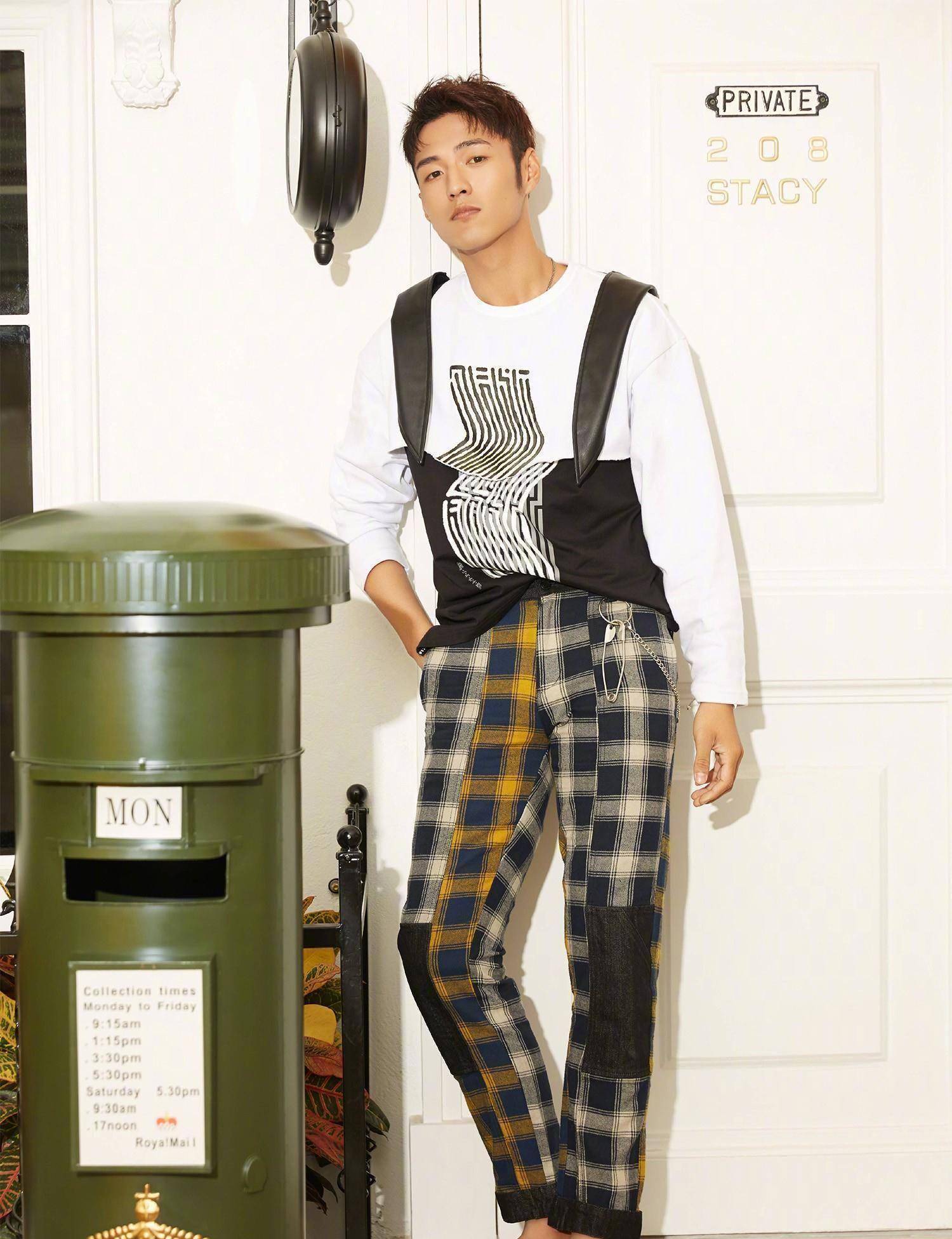 其实,李九霖饰演的华明轩也是非常圈粉的.