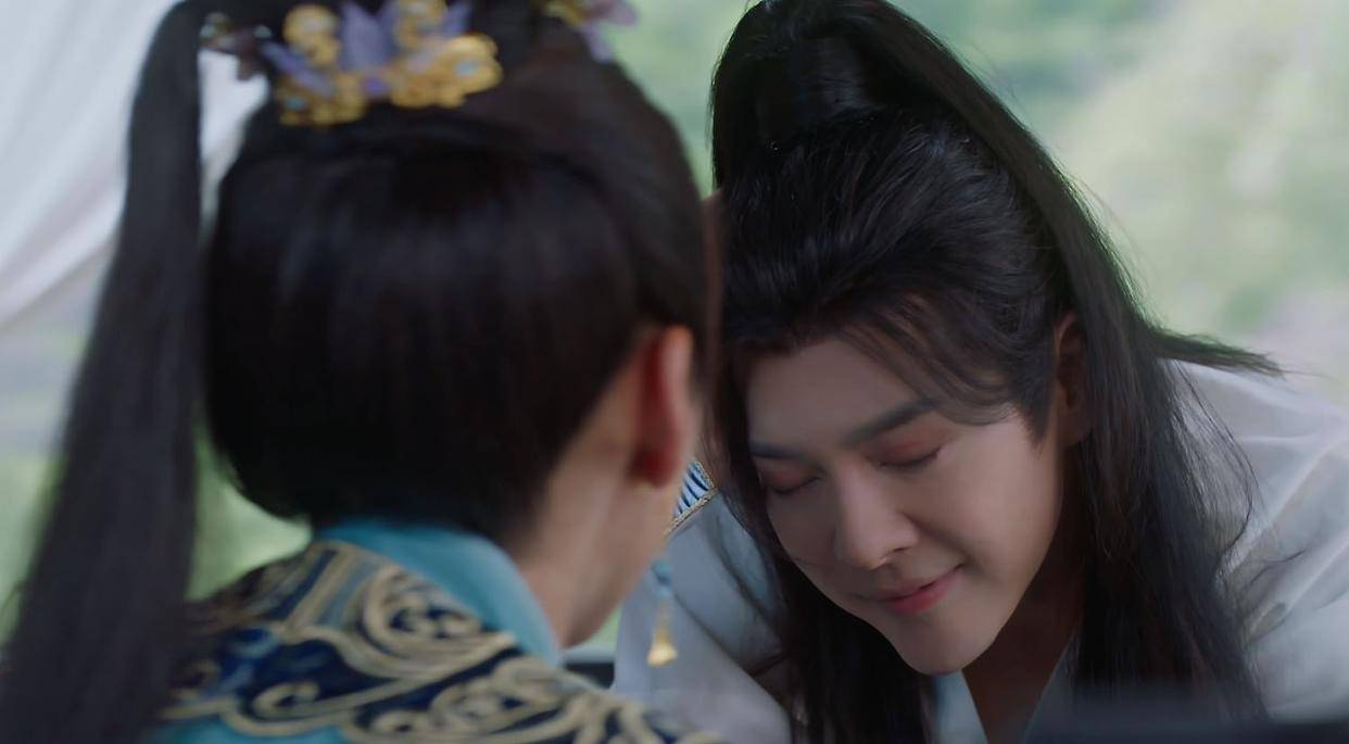 与凤行徐海乔惊艳客串为凤来练出腹肌和赵丽颖二搭演父女