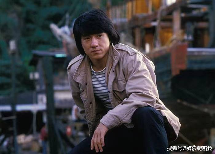 成龙代表作有《新精武门》,《醉拳》,《龙拳》:《a计划》,《警察故事