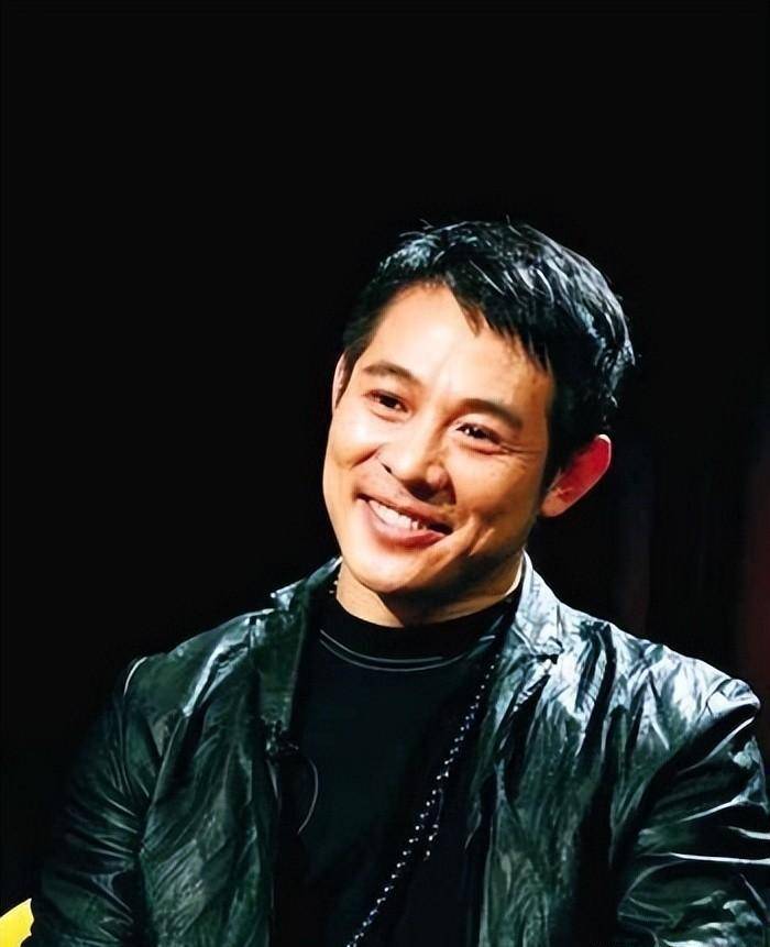 原创林青霞谈成龙他和大嘴在那边跳迪斯科我送了大嘴2个花盆