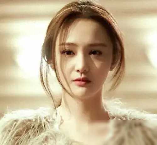 原创时隔3年郑爽再陷舆论风波被指穷光蛋真相究竟如何