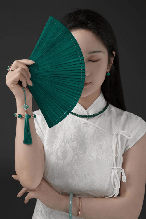 张九华关爱女性健康形象大使倡导女性健康展现卓越风采