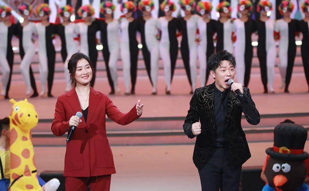 凤凰传奇的清醒9次上舞台五五分账23年比玖月奇迹高明