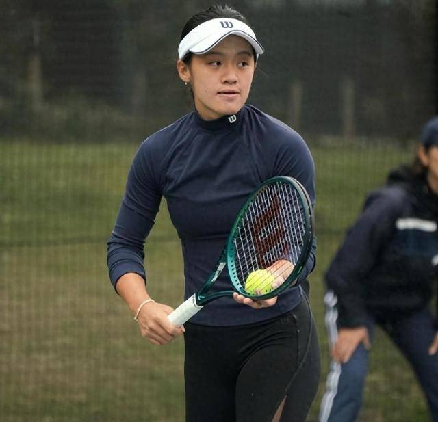 中国小花韦思佳爆冷晋级锁定法网温网资格赛席位