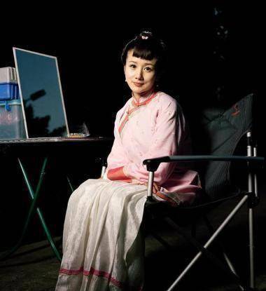 她在电视剧《楚留香》中饰演楚留香的红颜知己李红袖.