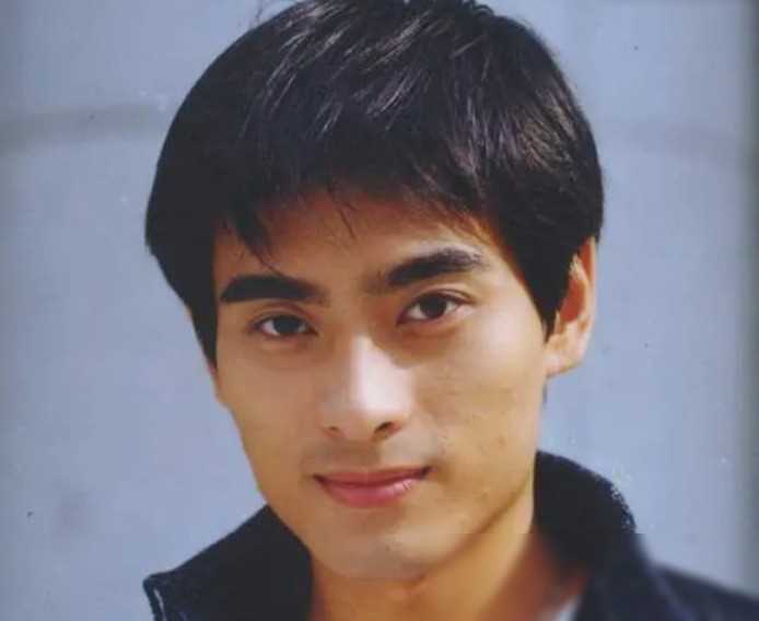 娱乐圈最干净男演员娶小10岁娇妻无绯闻风波