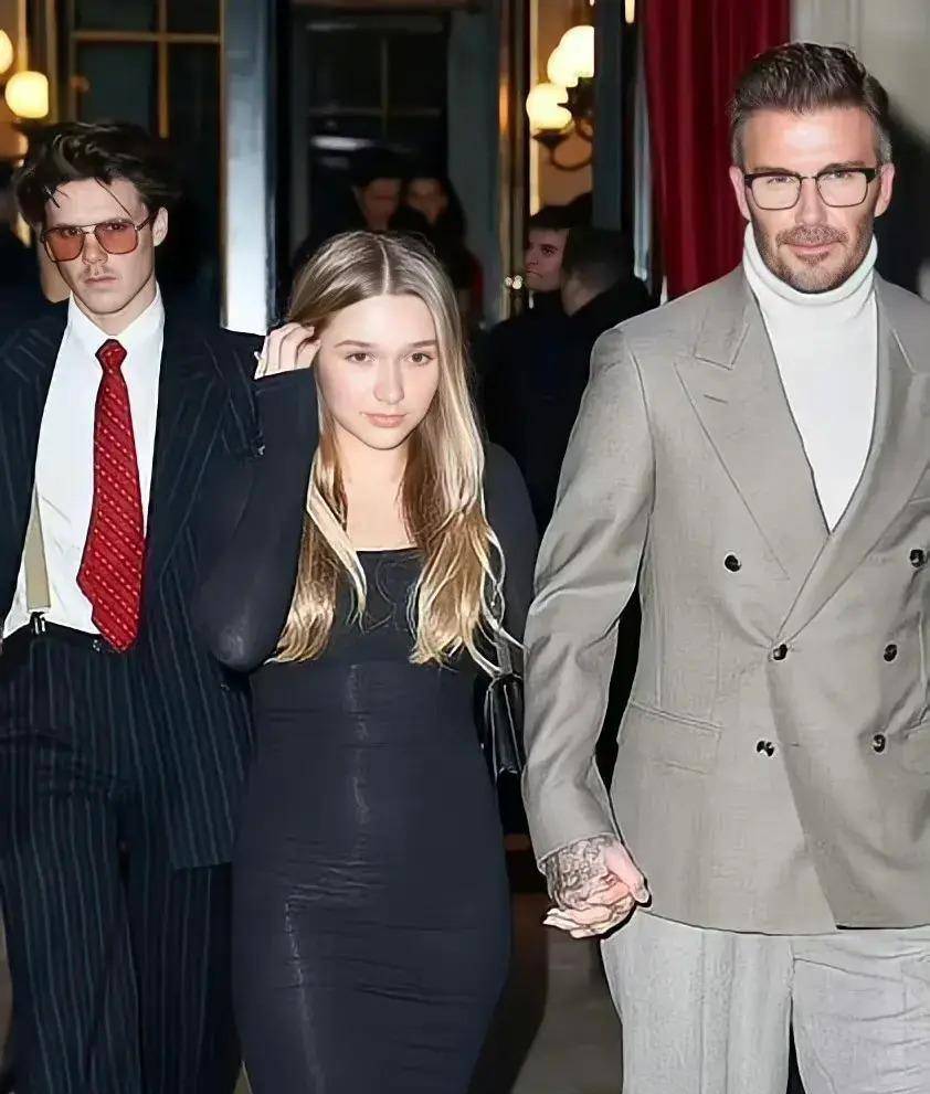 原创贝克汉姆买2亿游艇出海和大儿媳太亲密惹出争议小七公主暴瘦