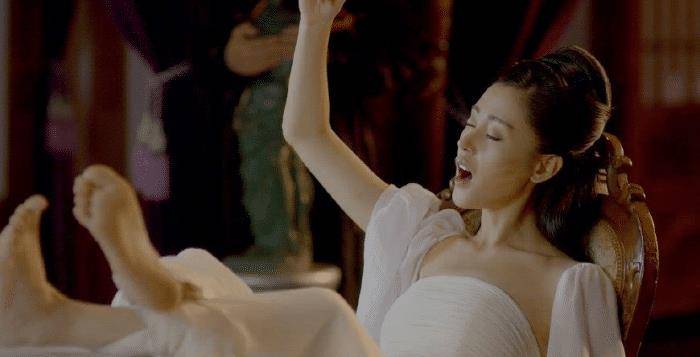 原创张艺谋曝张天爱曾做光替事对外一直保密可能是不好意思吧