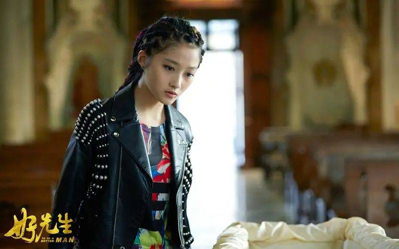 原创同为京圈公主关晓彤跻身一线为何李庚希被喷资源咖