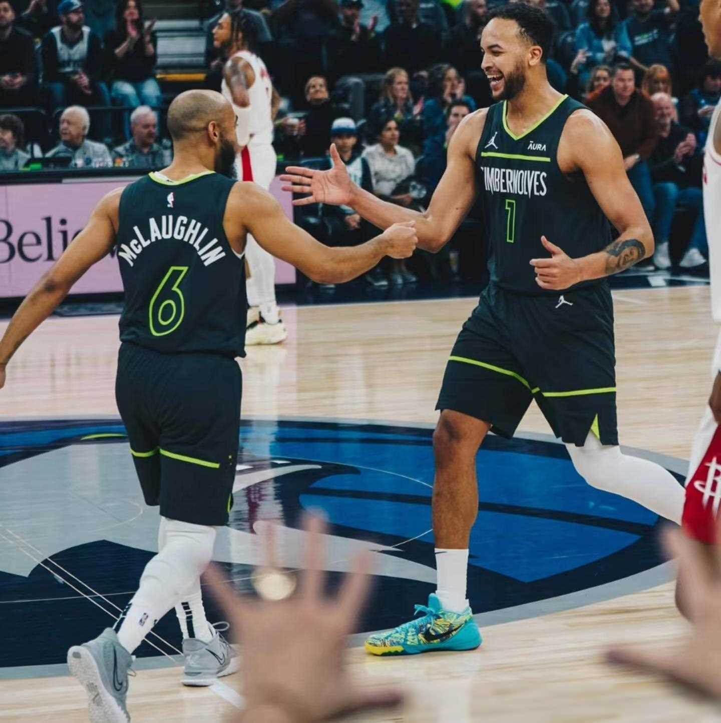 原创西部排名大乱三队争冠湖人追赶太阳火箭面临出局