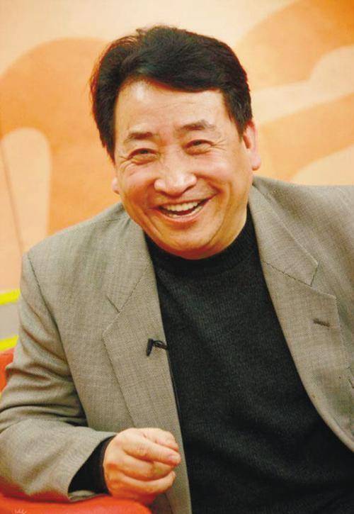 往前看,侯宝林,马季如此,往后,郭德纲也如此.