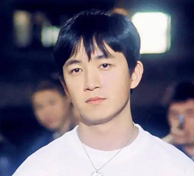 原创董洁不忠诚王大治却倒打一耙诋毁潘粤明谁知半路杀出个卓伟