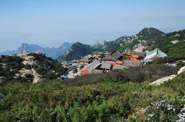 离泰山近的旅游景点图片