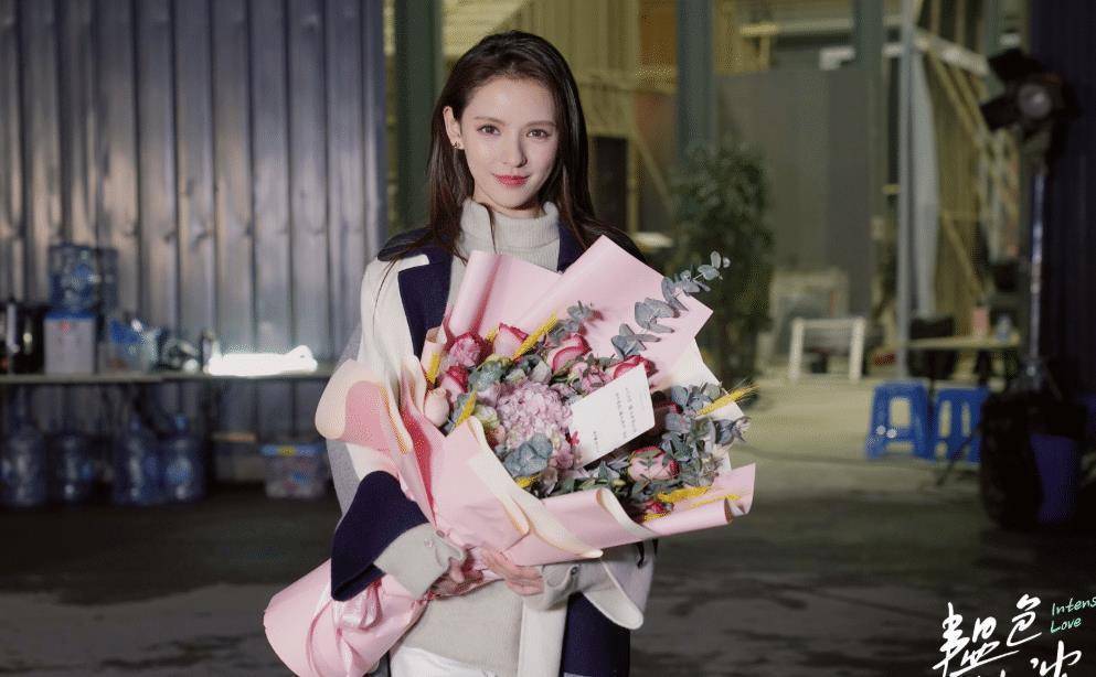 女主是由张予曦饰演的,张予曦这几年带来了很多精彩的影视作品,比如说