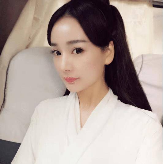 原创她花6年时间整成杨幂后嫁富二代结婚生子今儿子长相引热议