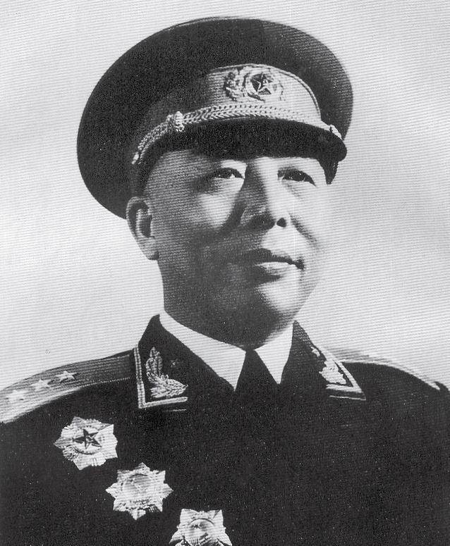 原创29岁商界女强人资助一落难毛头小子20年后重逢对方已经是司令