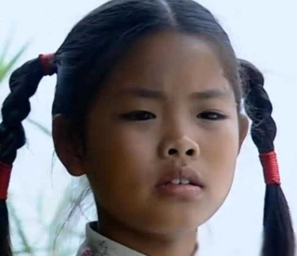 王莎莎31岁了,当年出演嘎子的妹妹走红,如今因长相争议星途受