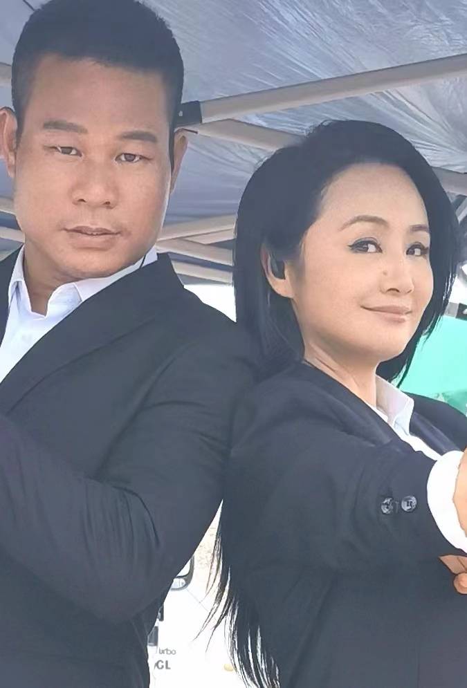 王菲疑似秘婚引关注 新郎李威龙情史被曝光