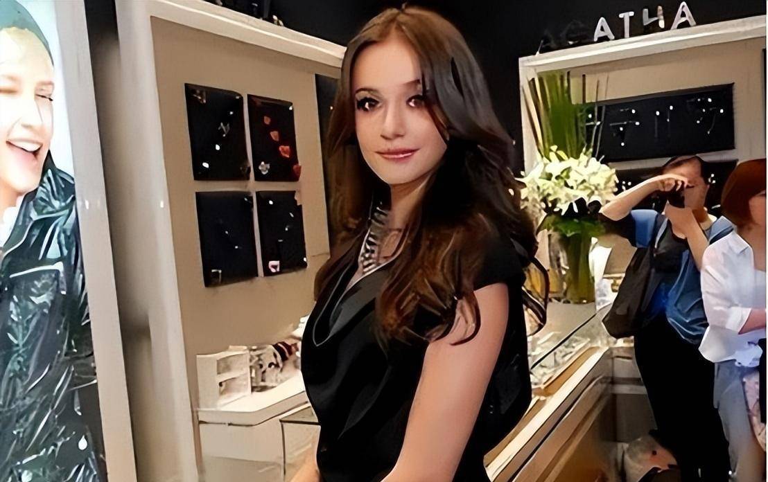 她曾是乌克兰体操女神,为爱放弃国籍嫁到中国,37岁二胎仍似少女_瑞莎