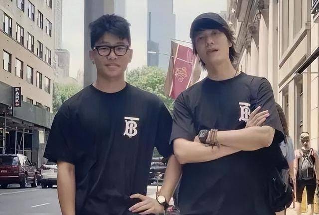 陈坤吓得不敢动,董洁也被牵连?_陈尊佑_音乐_才华