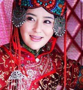 临到危难各寻活路,林丹汗的八大福晋大多被皇太极象羊一样收纳分_蒙古