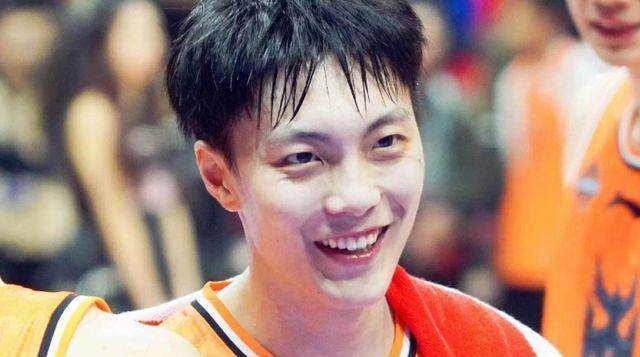 原创还剩1场广东队锁定联赛第4徐杰556分周琦495分胡明轩呢