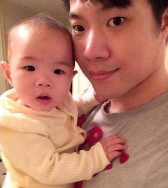 在2011年,黄奕和霍思燕在微博上发生了一场争执,黄毅清发表了支持黄奕