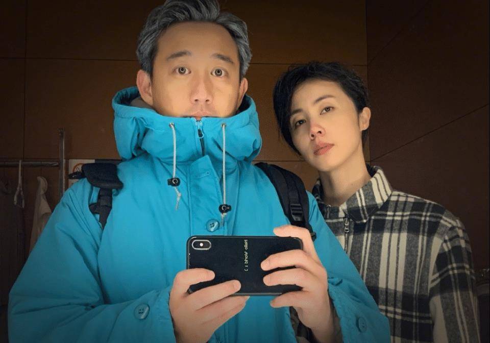 原创孙莉深夜收工回家谁注意黄磊做了啥孙莉我必须撒把狗粮