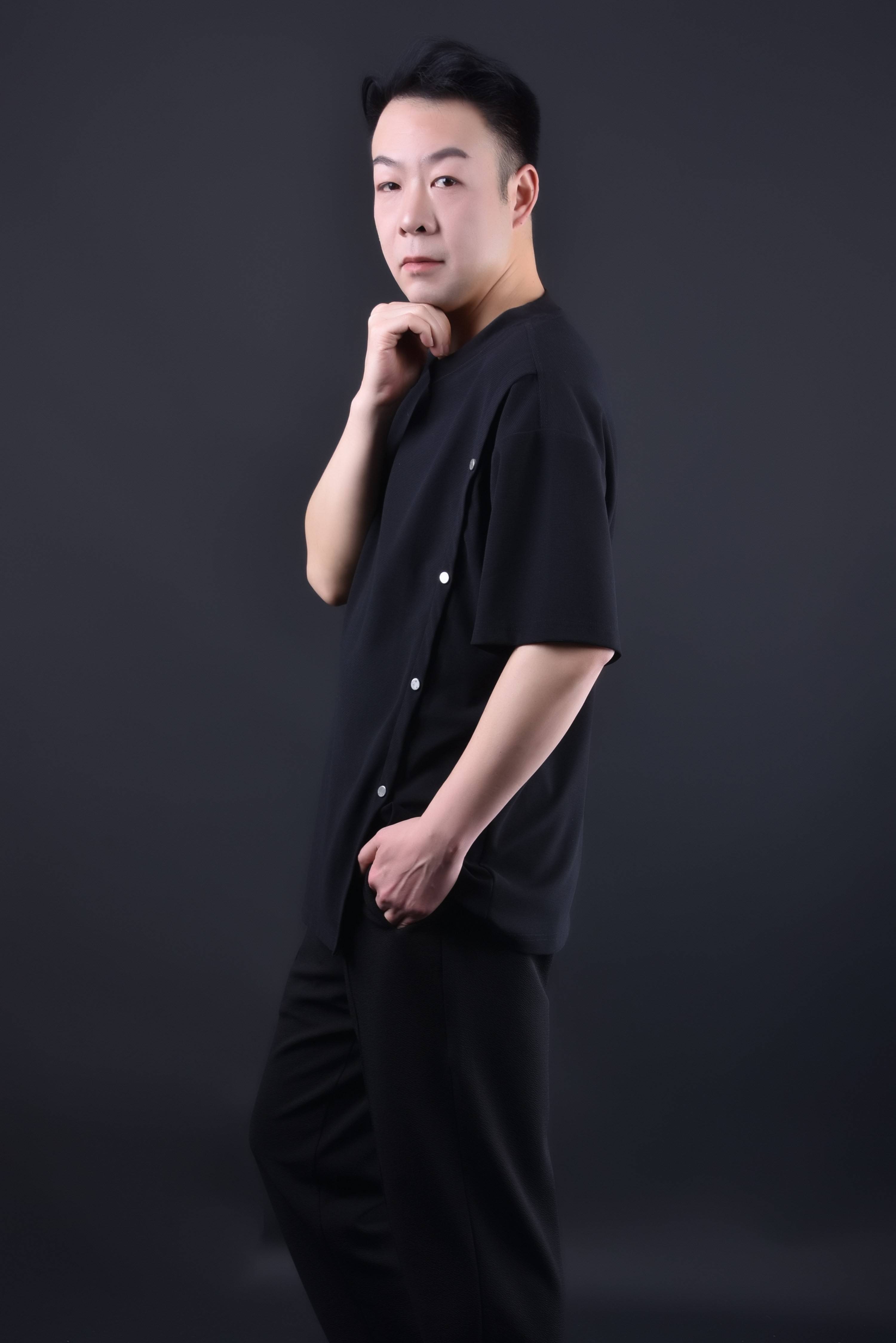 模特王智展现不一样的风采