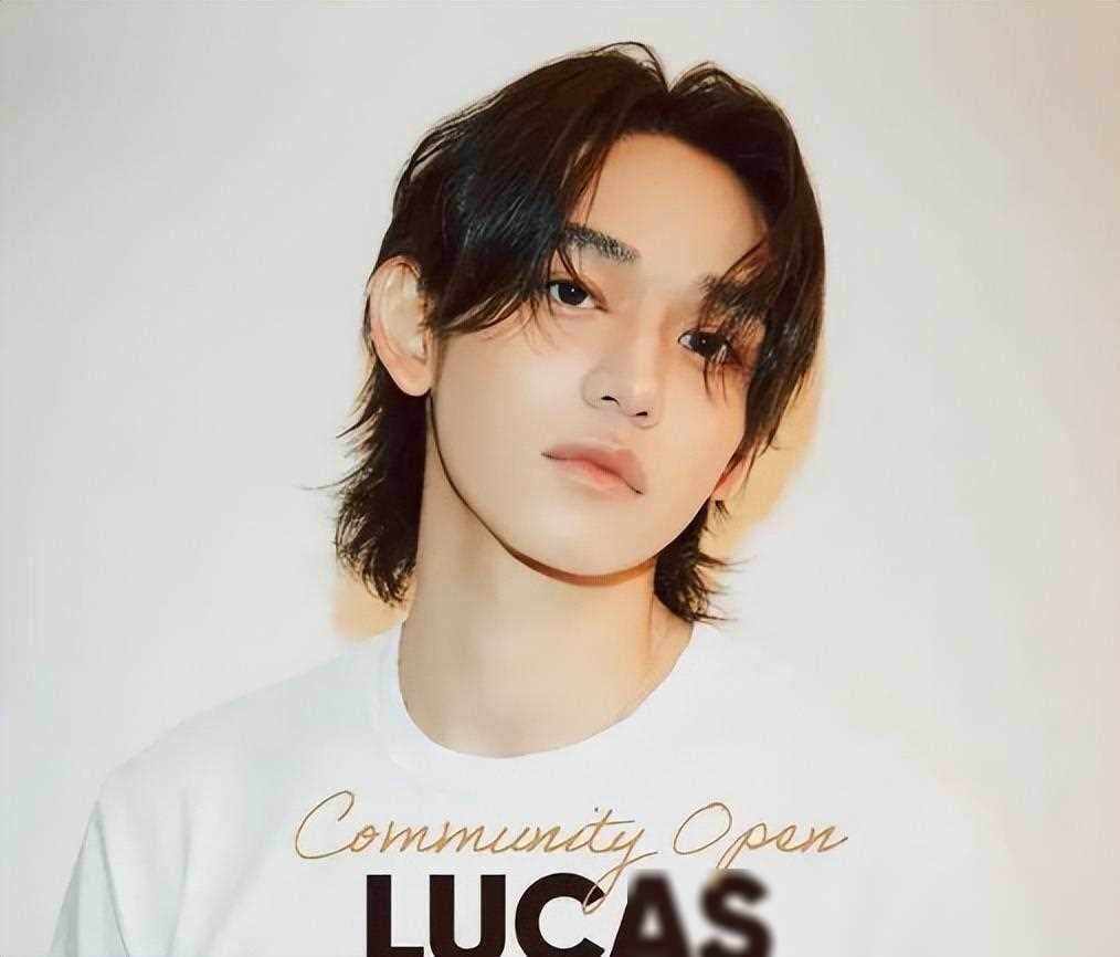 黄旭熙首小时新歌反响热烈点赞破60网友惊艳